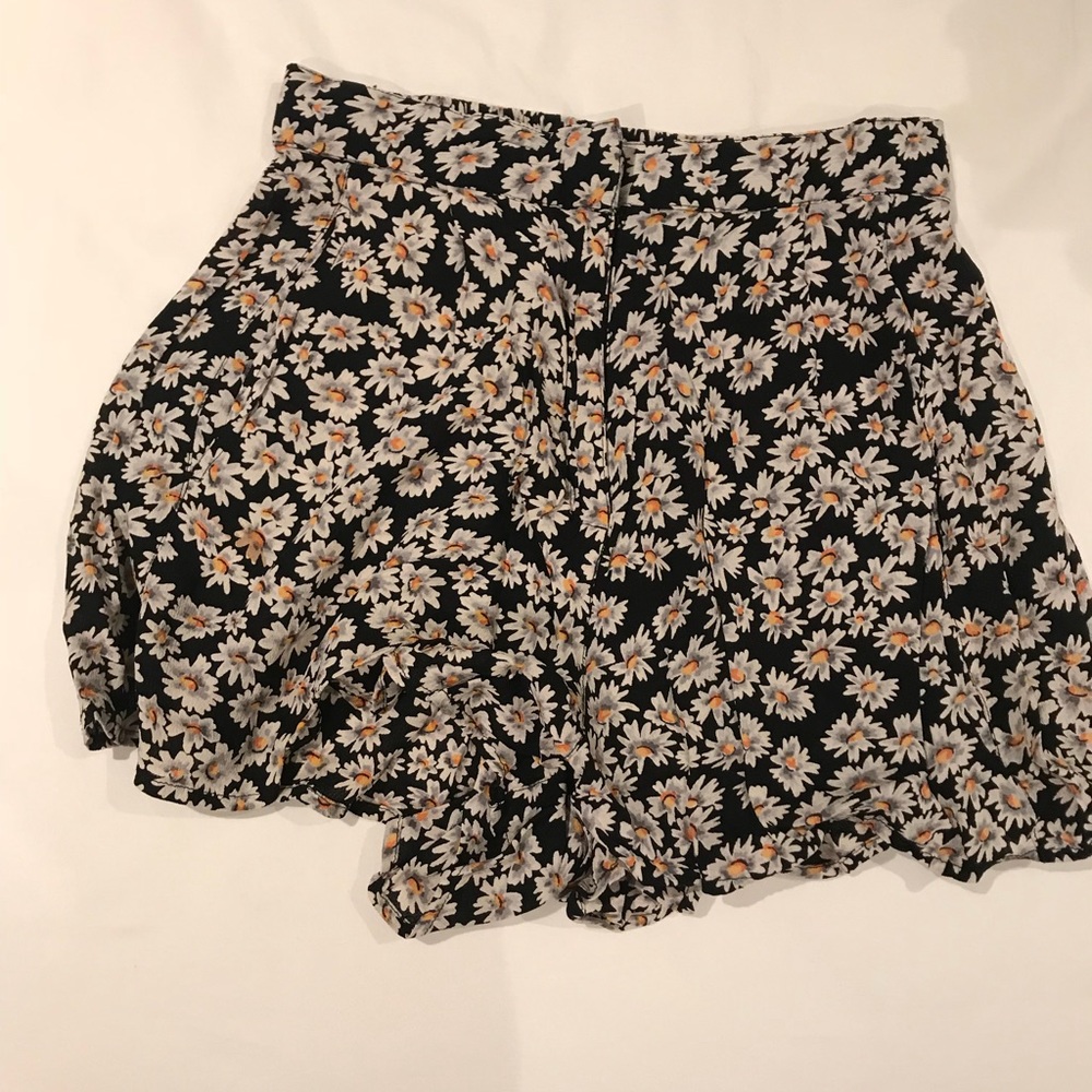 Topshop floral shorts - Picture 2 of 2